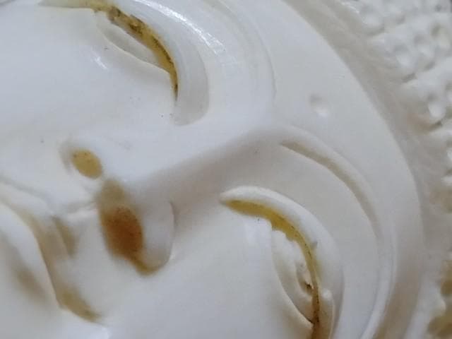 彫刻　仏頭　高さ7cm　まぶたに欠けあり