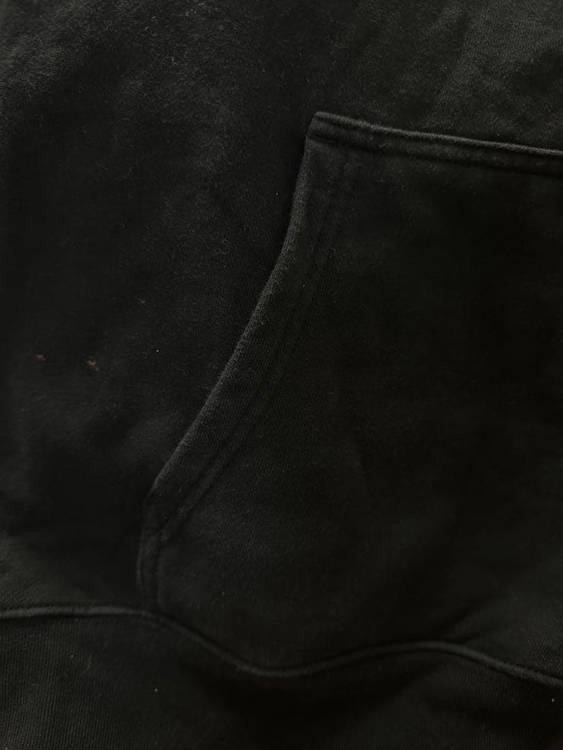 Chevon【完全受注生産限定】刺繍プルオーバー/緑刺繍/ブラック