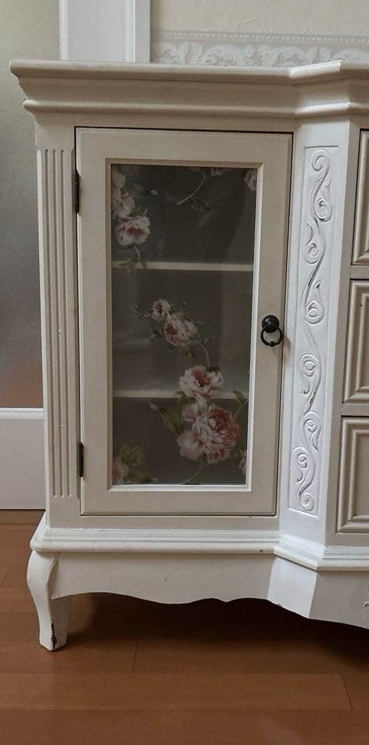 薔薇　キャビネット　サイドボード　白家具　猫足　アンティーク調　たのメル便可能