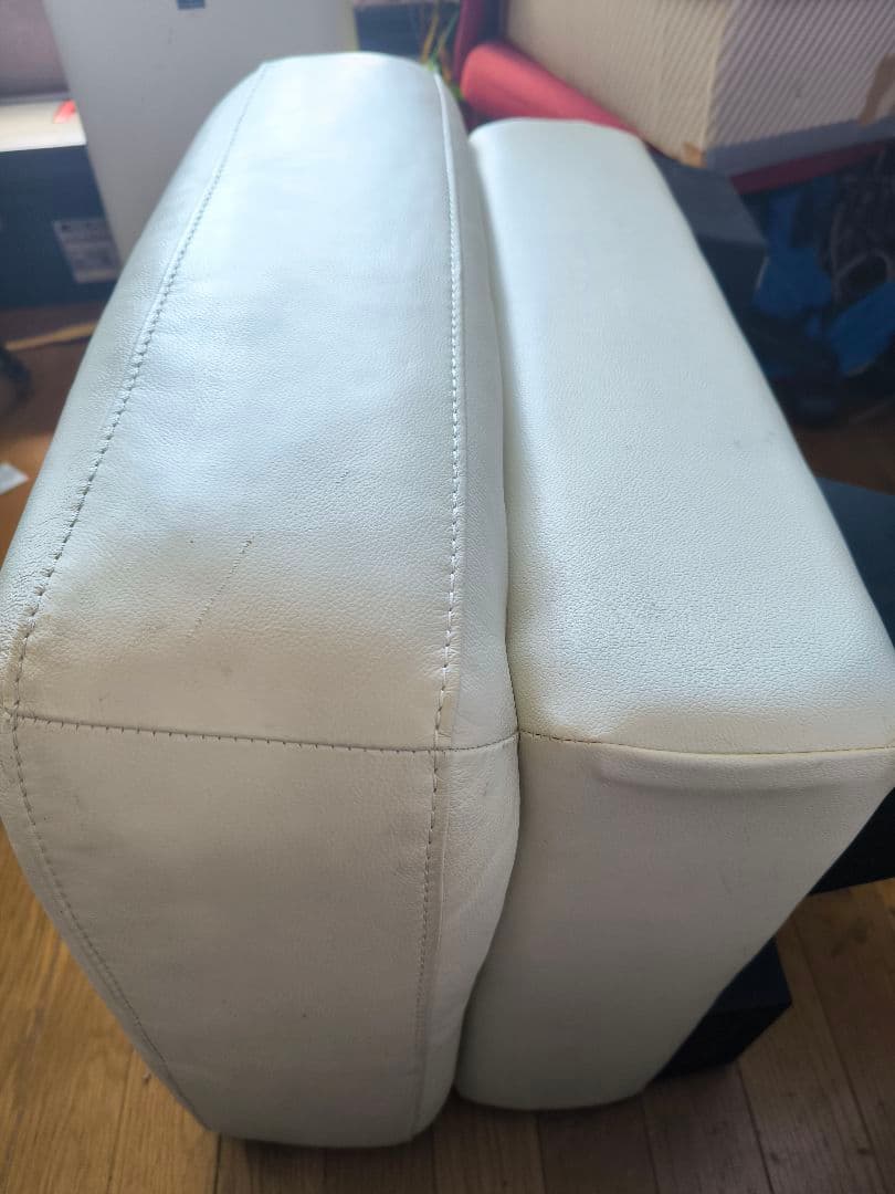 オットマン　大塚家具 ホワイト　革