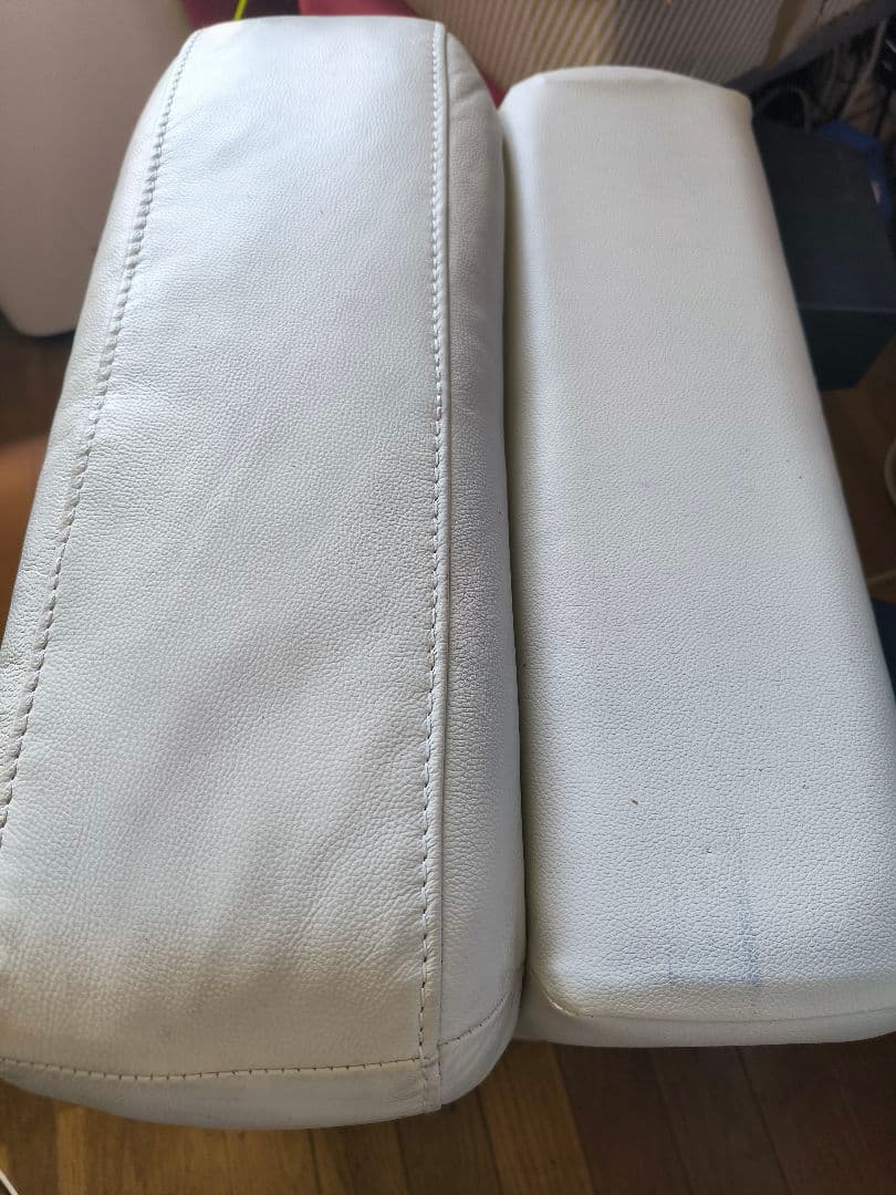 オットマン　大塚家具 ホワイト　革