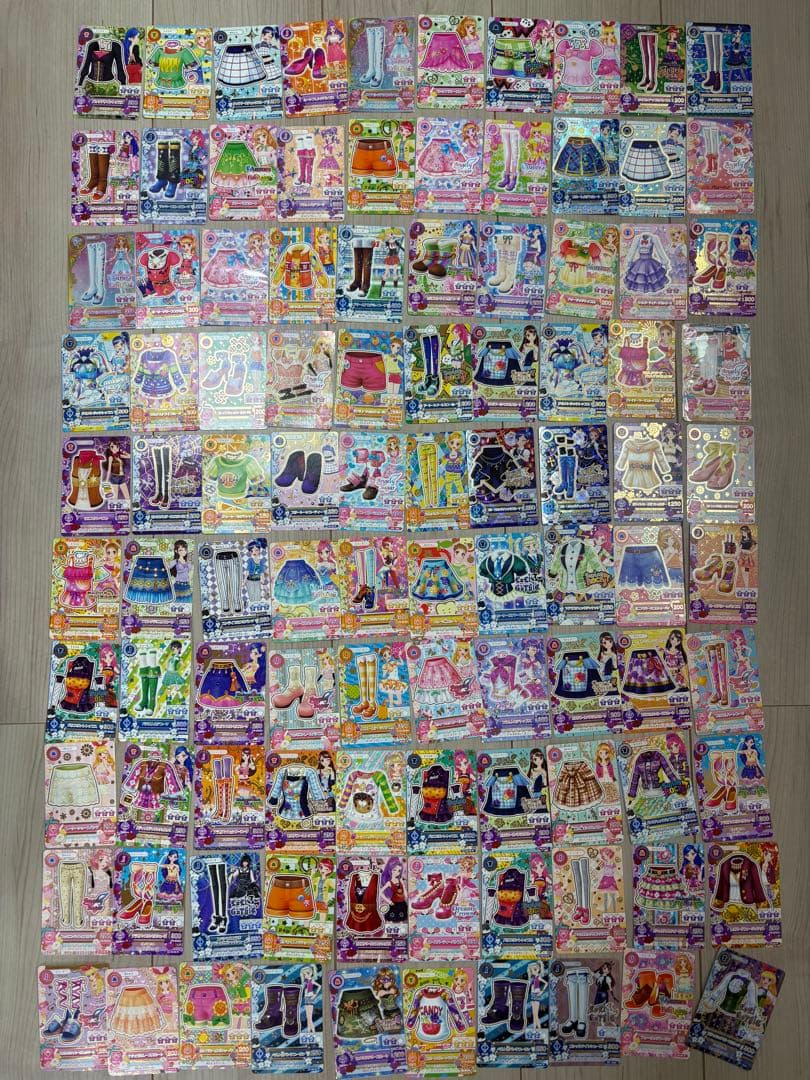 アイカツ　ファイル　公式ファンブック　カード700枚以上