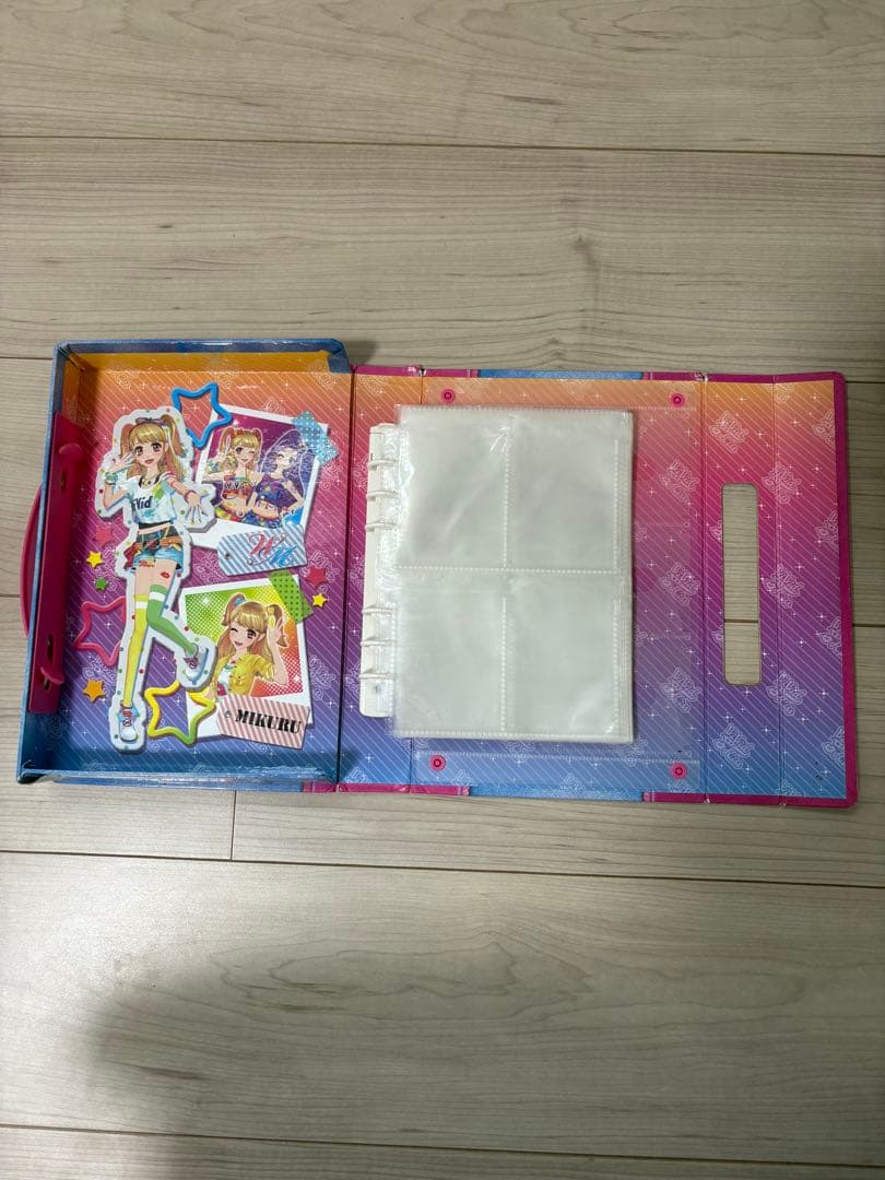 アイカツ　ファイル　公式ファンブック　カード700枚以上