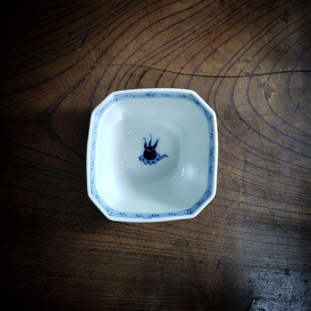 向付 角向付 染付 窯印 八角 宝珠 鳥 山水 四方襷文 窓絵 雷文様