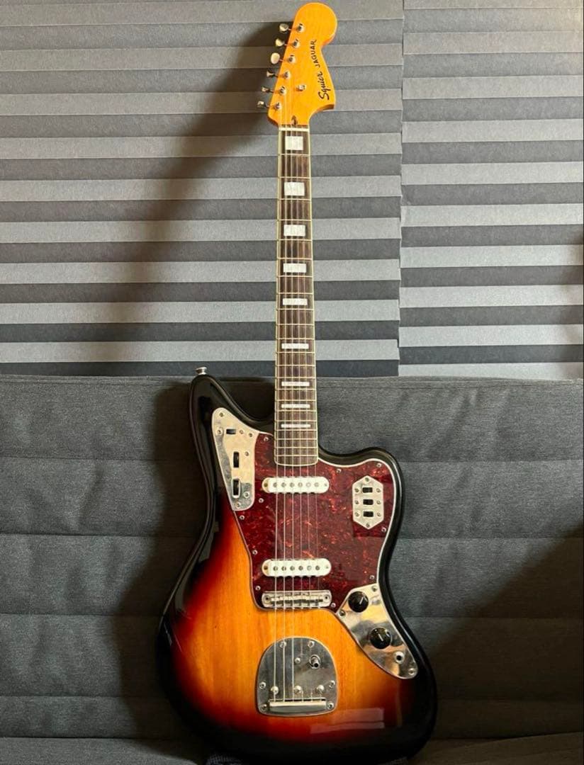 ギター Squier Jaguar Classic Vibe 70s