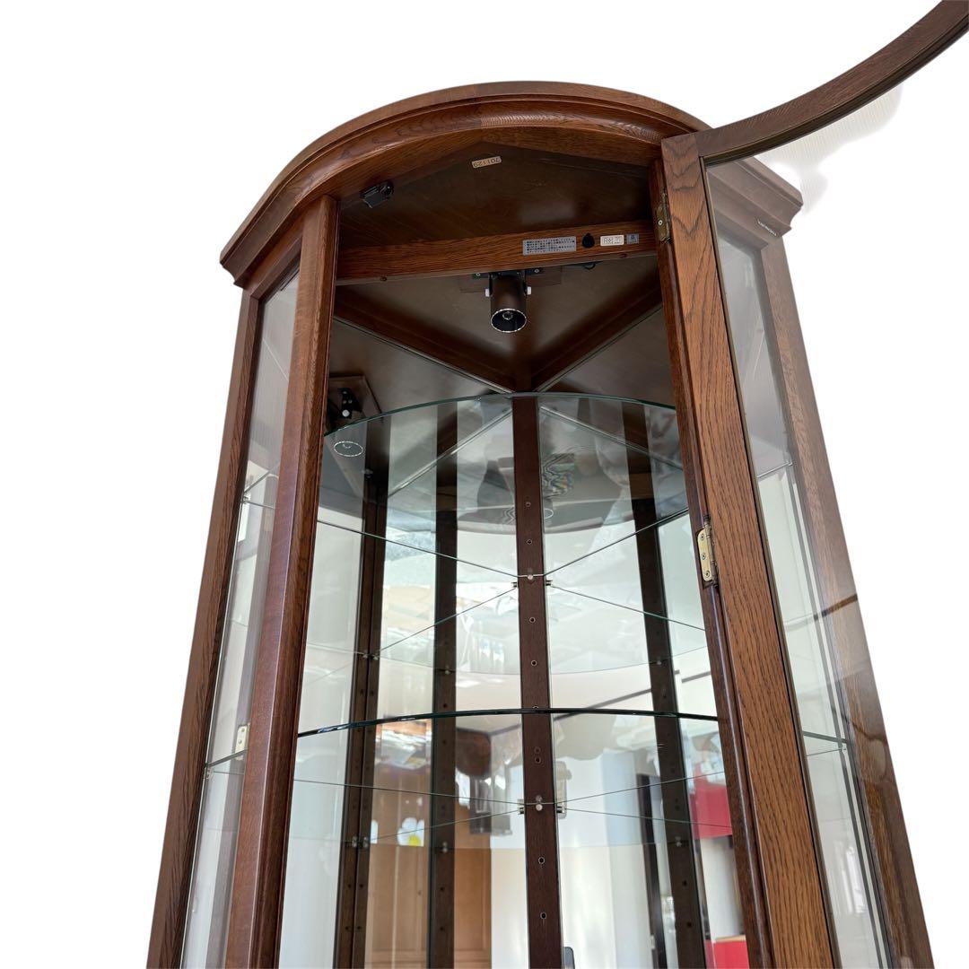 こぶろきわ【カリモク】コロニアル 照明付き 飾り棚 コーナーキャビネット