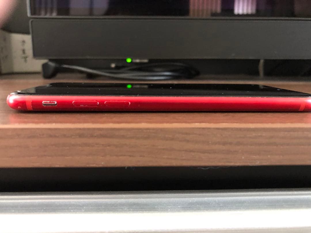 【SIM解除済み・割れ線あり】iPhone8 レッド 64GB