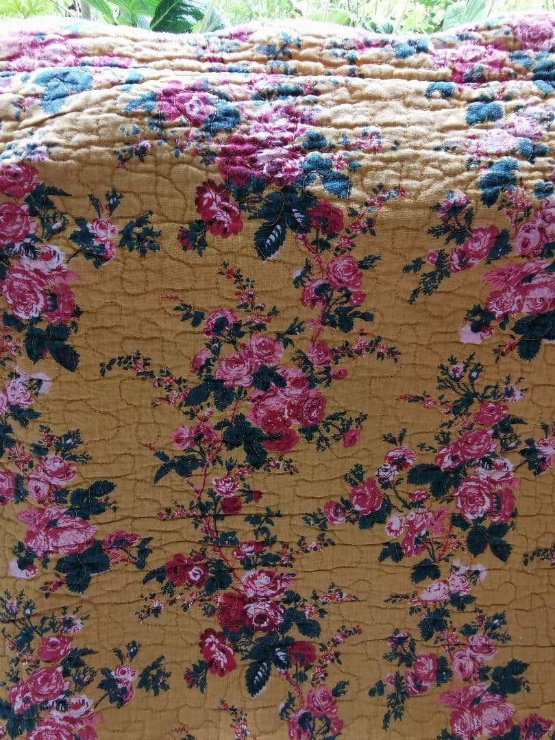 フランスヴィンテージ 絞り薔薇ファブリック ブティキルト風ラージクッションカバー