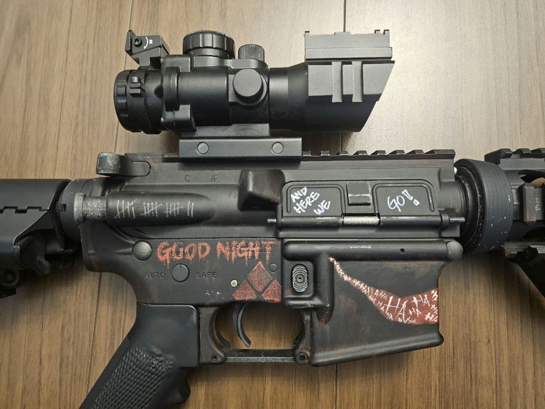 東京マルイ 次世代電動ガン ブラック バットマンジョーカー風カスタム