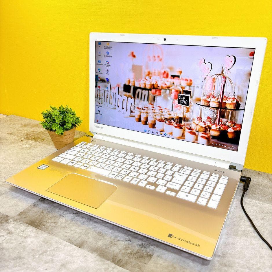 おしゃれゴールド❣快適SSD✨メモリ16GB✨Win11カメラ付 フルHD 薄型