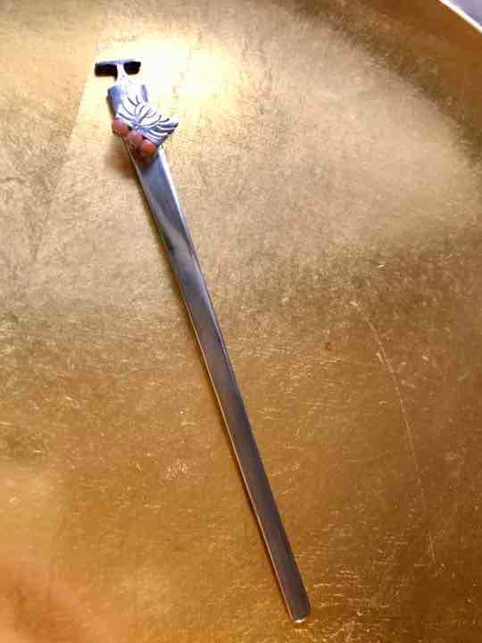 商談中　古銀簪　三玉粒珊瑚　江戸後期　アンティーク　花蝶吉報