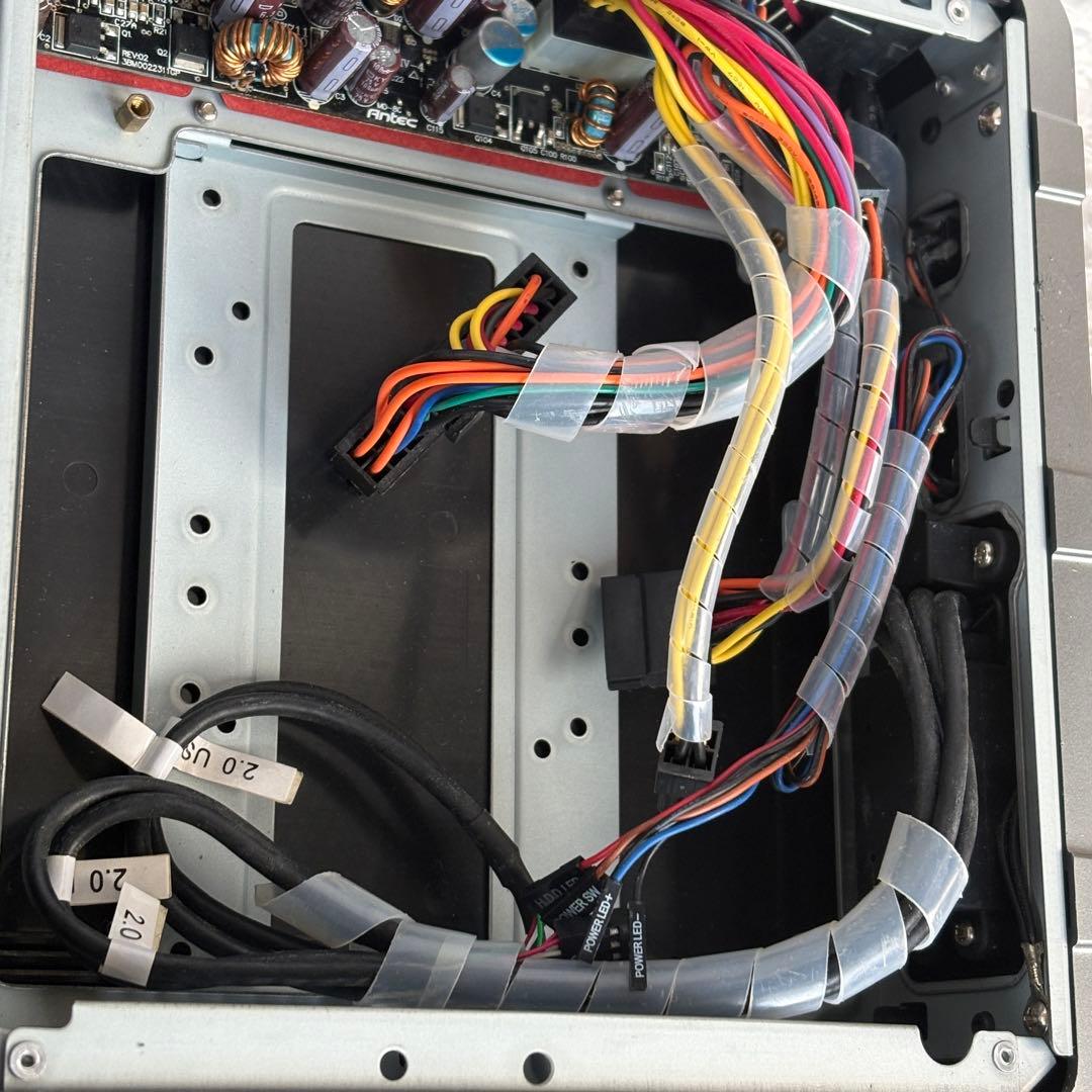 現状品 MiniITXケース 2種 A09P Antec ISK-110 電源付