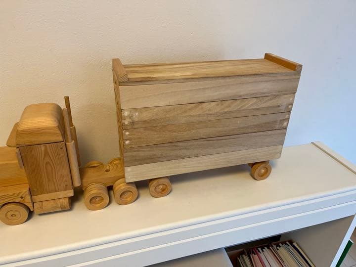 ミニカー収納トレーラー　収納棚　木製　木製玩具　木製おもちゃ