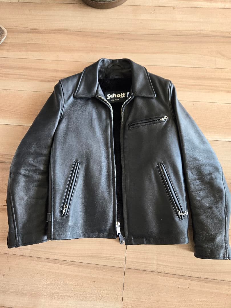 専用のハンガーお付けします！Schott ブラック レザー シングルライダース