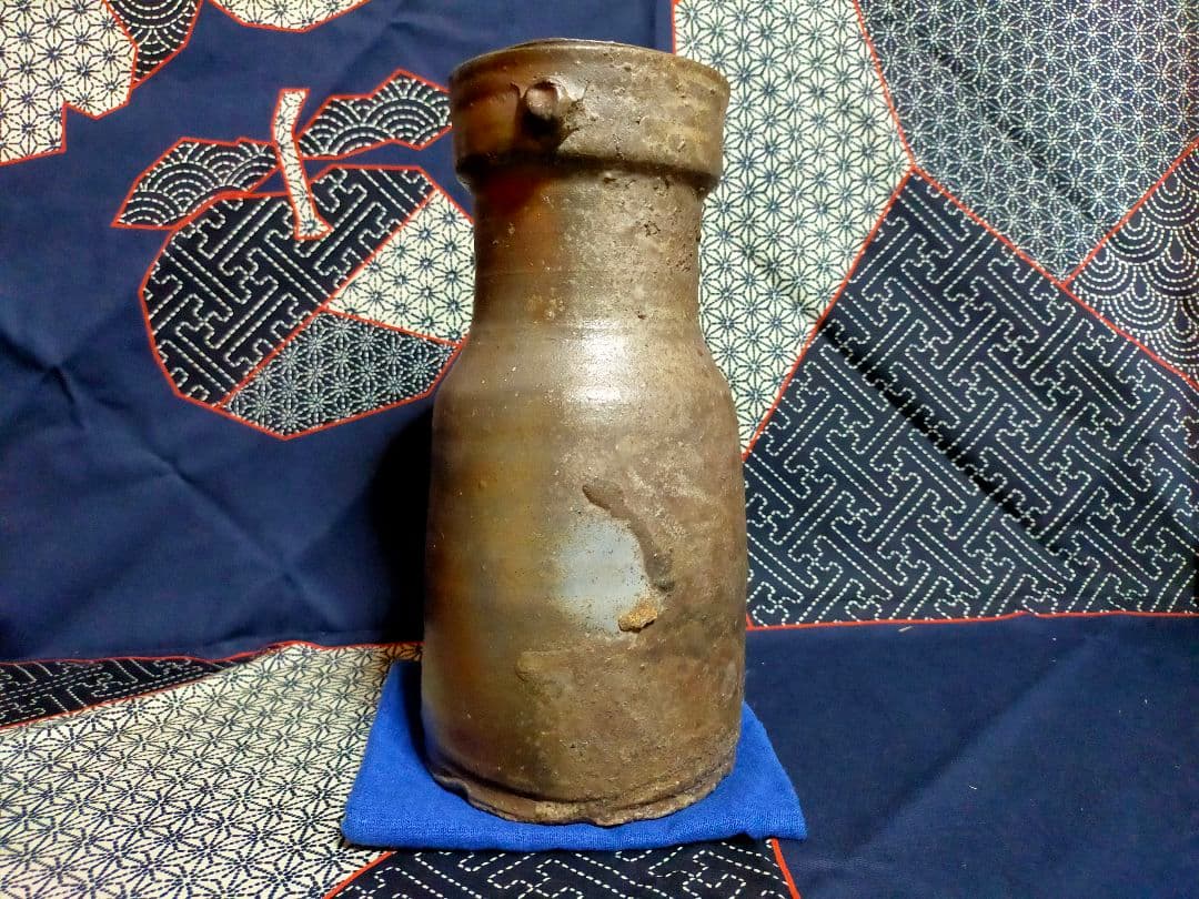 備前焼　各見政峯作　窯変花入れ