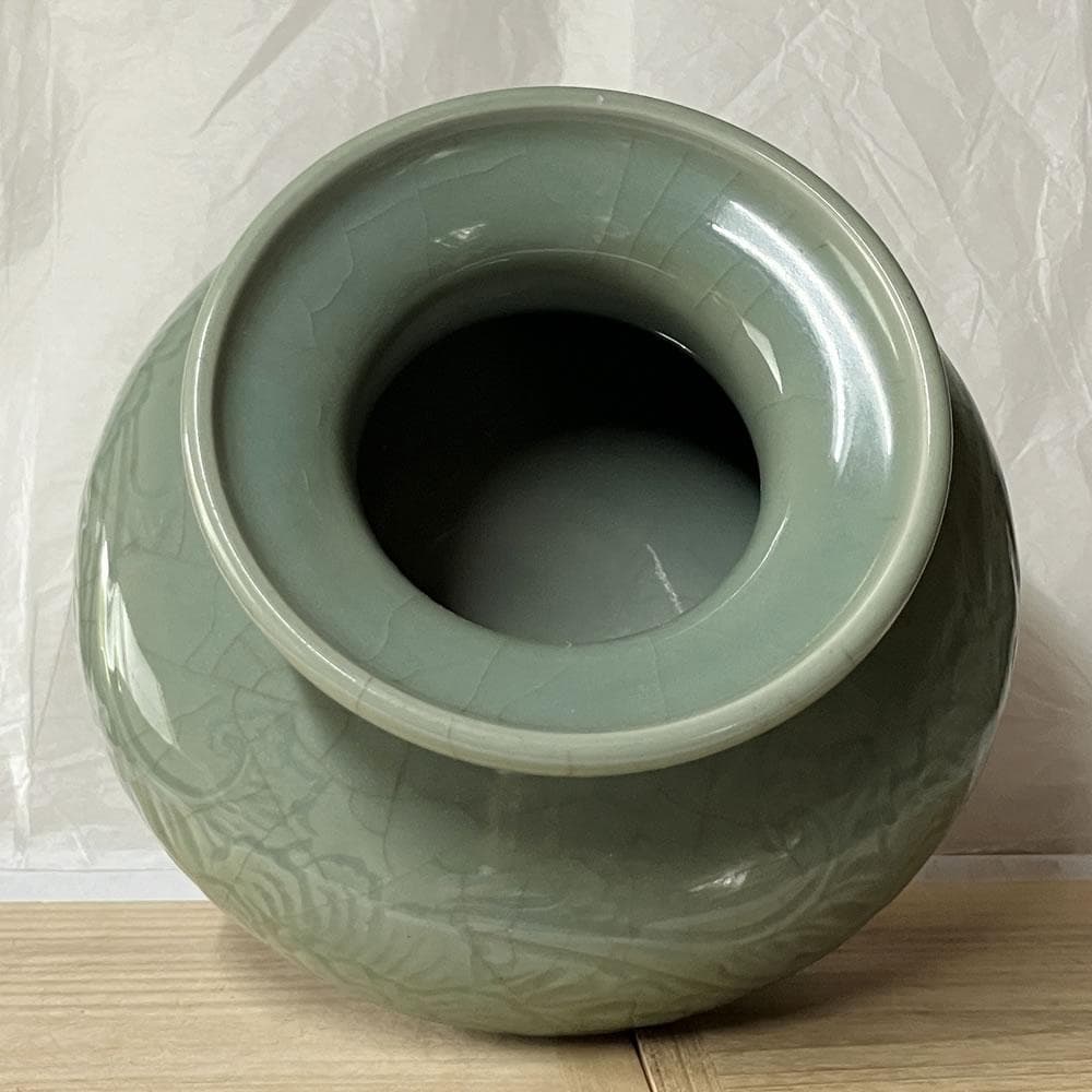 y046 中国古陶磁 青磁 印華紋 壺 木箱入り 花器 中国古美術