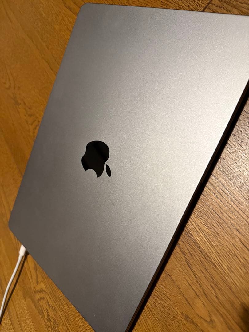 【カズト】M2チップ13インチMacBookAir (2024)