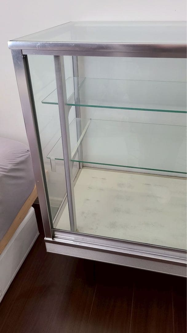 ガラスショーケース/ガラスキャビネット/照明使用不可