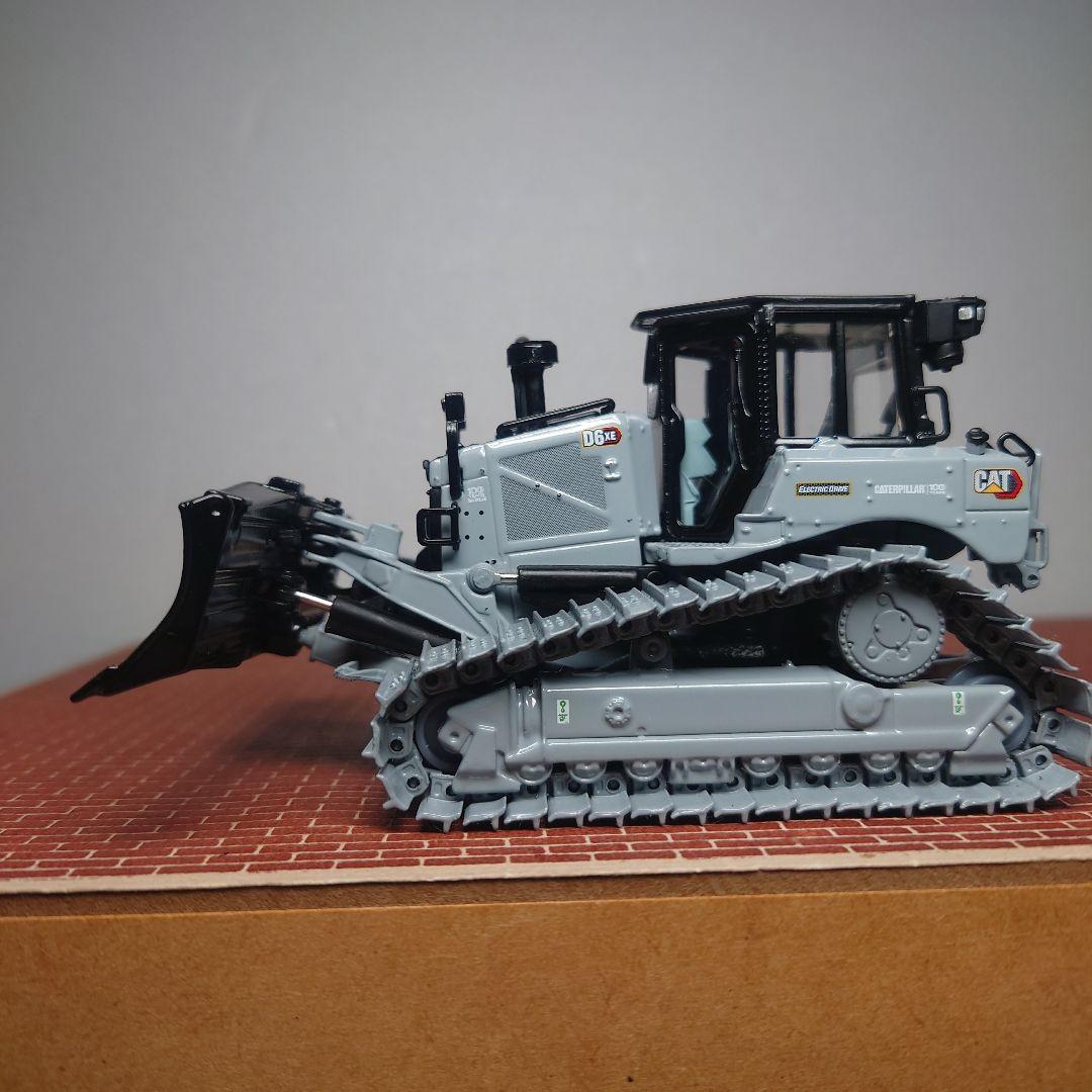 CAT D6 XE LGP 100周年限定カラー(1/50)グレー キャタピラー