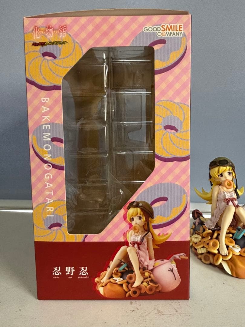 グッドスマイルカンパニー　忍野忍　フィギュア