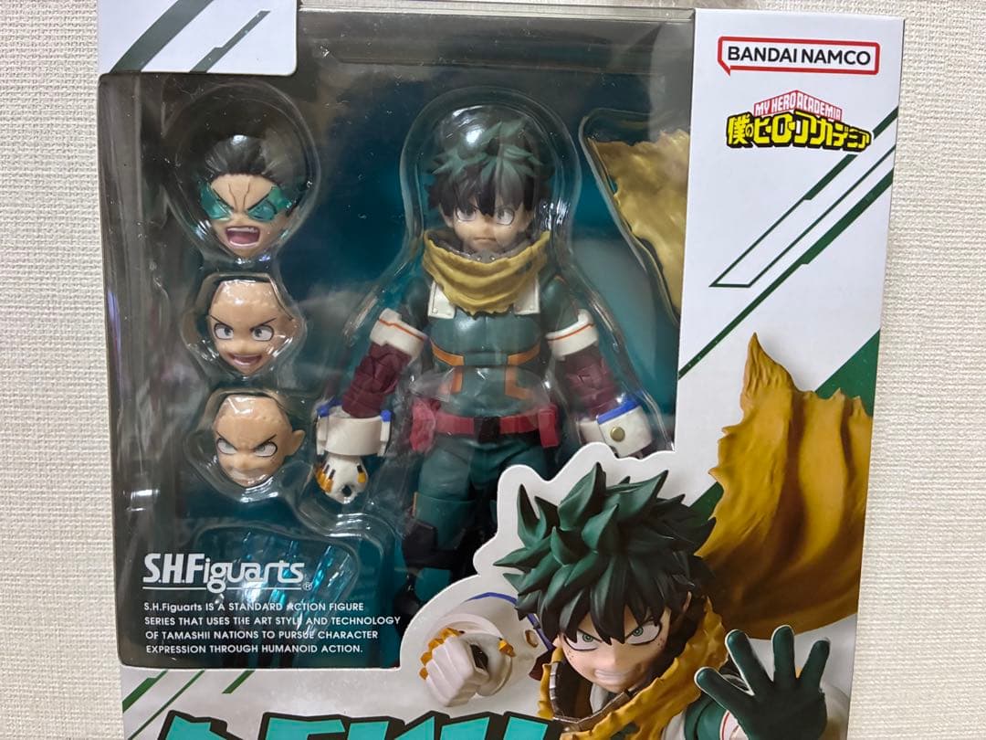 新品未開封　僕のヒーローアカデミア：S.H.Figuarts　緑谷出久＋缶バッジ