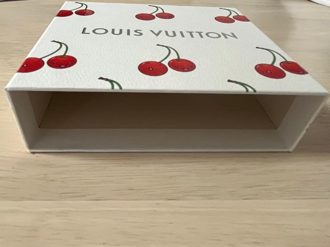 ルイヴィトン×村上隆 チェリー柄 ギフトボックス ショッパー
