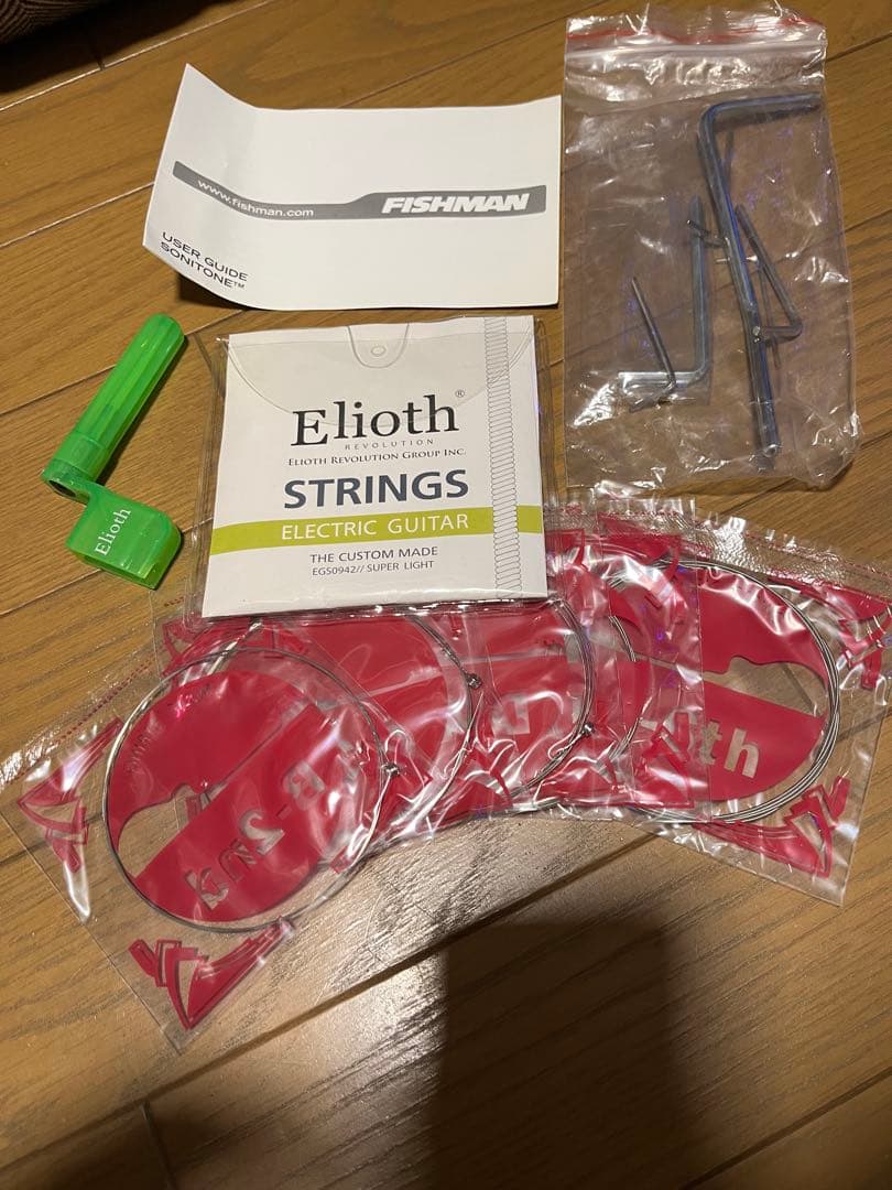 【送料込み】Elioth S305 エレキギター　付属品付き