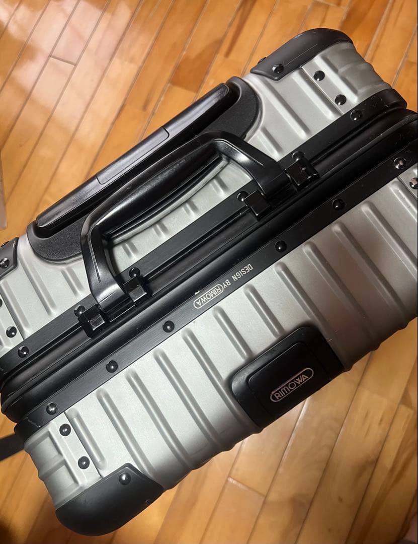 リモワ×モンクレール限定コラボスーツケース32L機内持ち込み可RIMOWA貴重