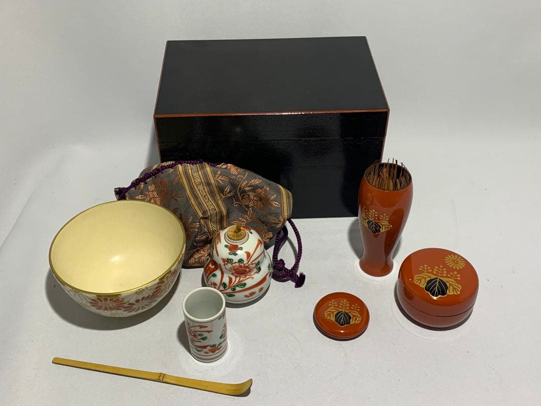 【メル】茶箱揃え　瀬戸焼　美濃焼　振出し　棗　香合　茶杓　巾筒　仕覆