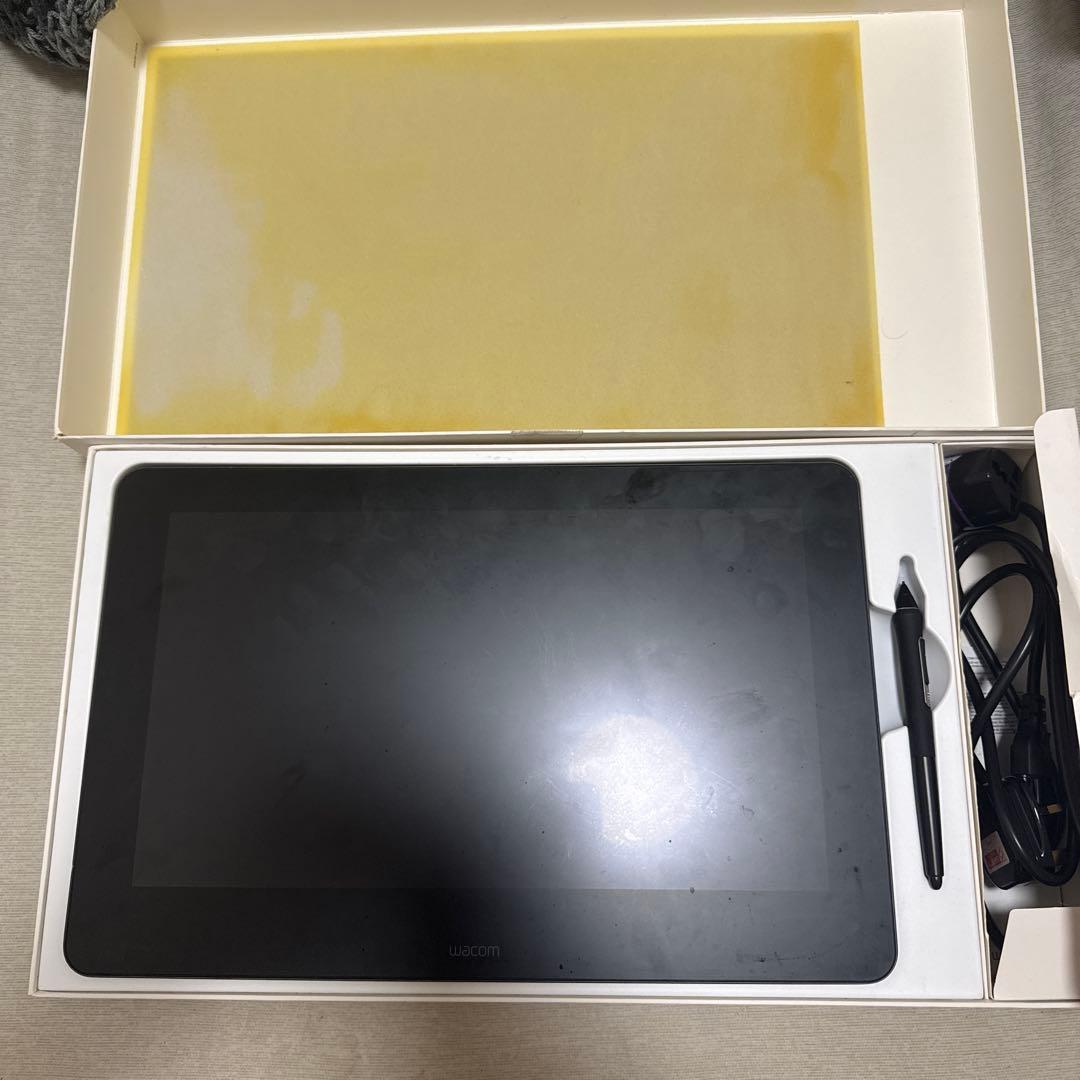 Wacom Cintiq Pro 液晶ペンタブレット本体　2017版