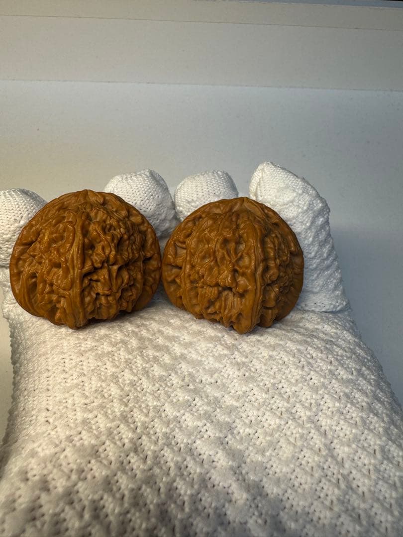 年末セール中！文玩核桃 三角白獅子