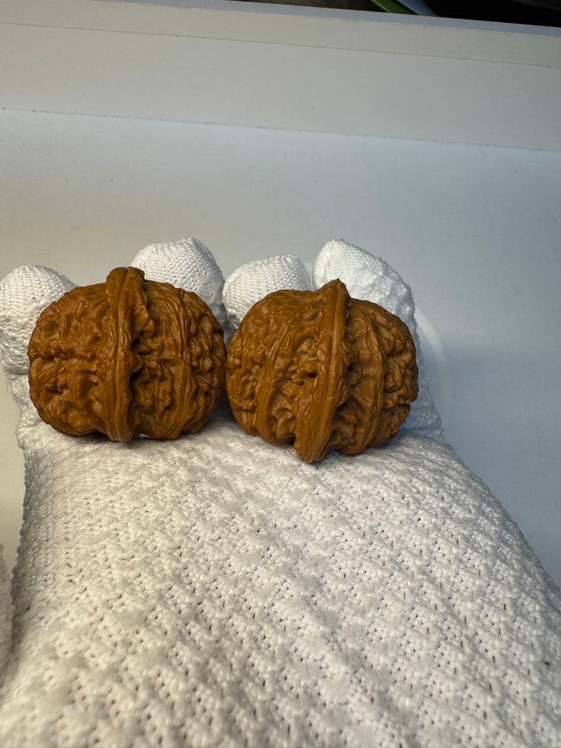 年末セール中！文玩核桃 三角白獅子