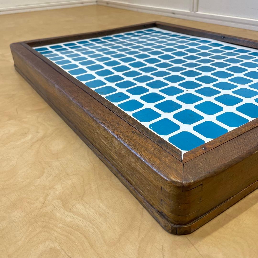 木枠ストーブ台② ビンテージ アンティーク レトロ 飾り台 花台 タイル模様