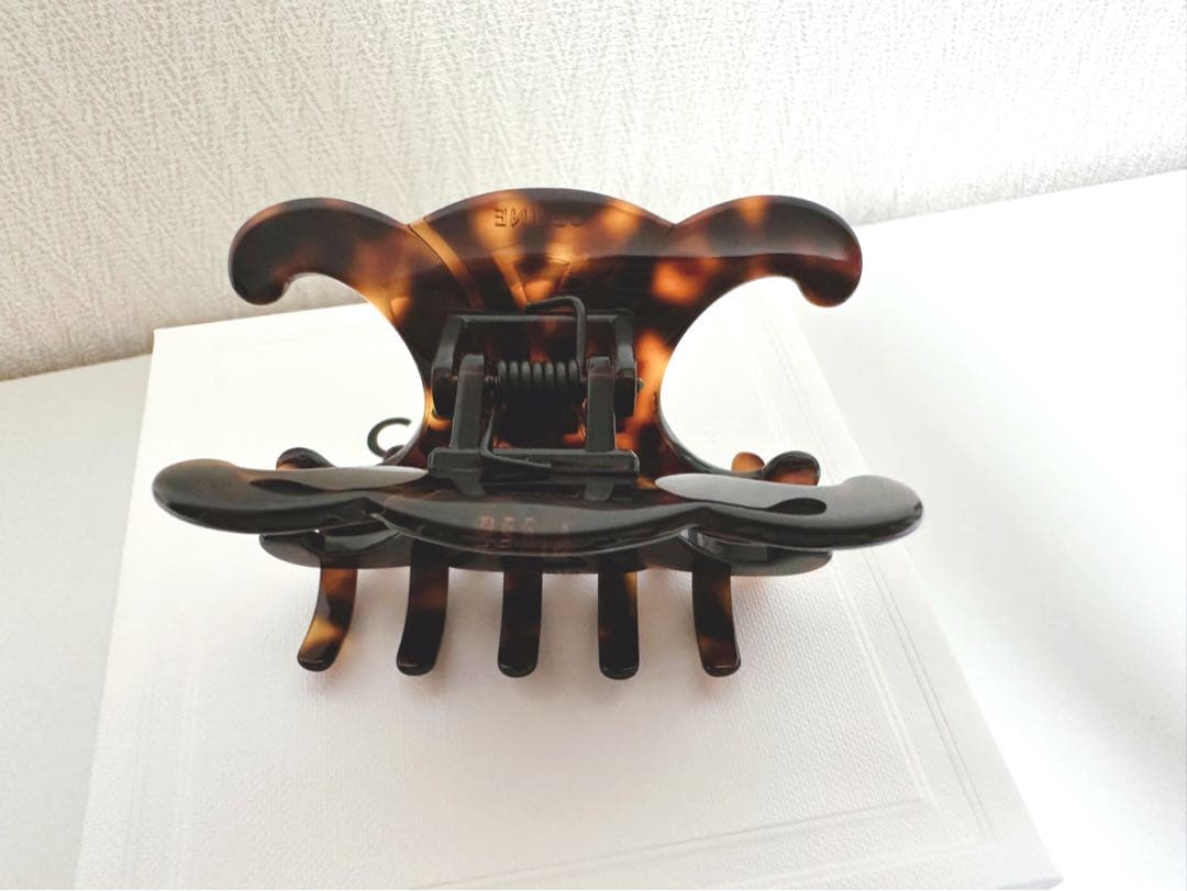 美品 CELINE ラージ ヘアクリップ ダークハバナ
