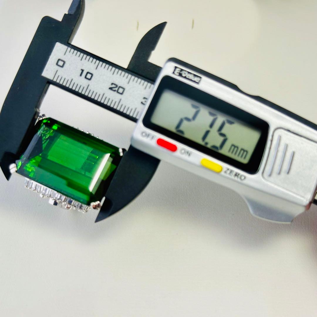 pt900．トルマリン(ダイヤモンド入り)指輪(未使用)N o.1312.