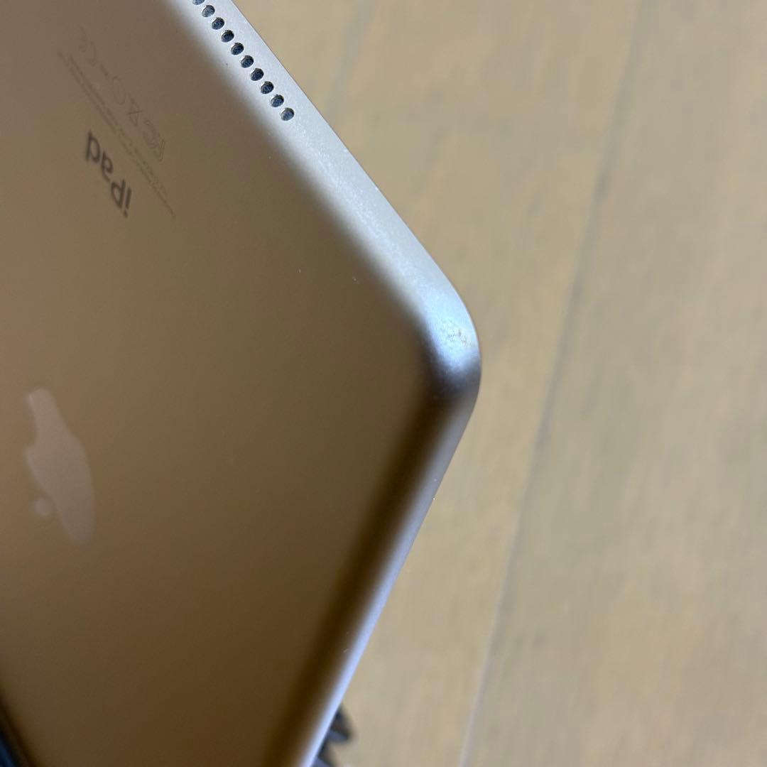 iPad mini第４世代wi-fi128GBバッテリー89.9%背面傷あり