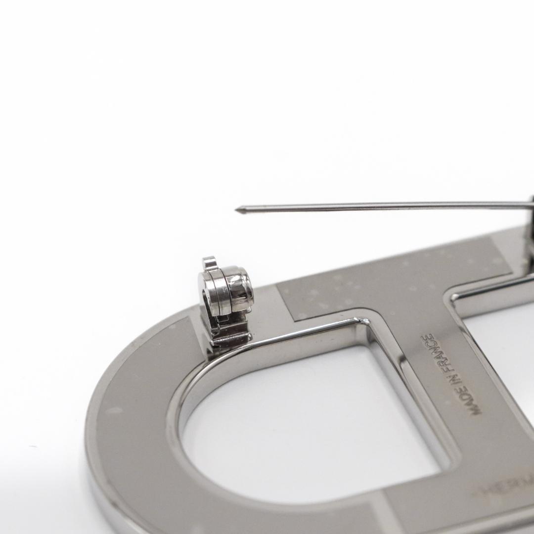HERMES ダブルDロゴ ブローチ オレンジ