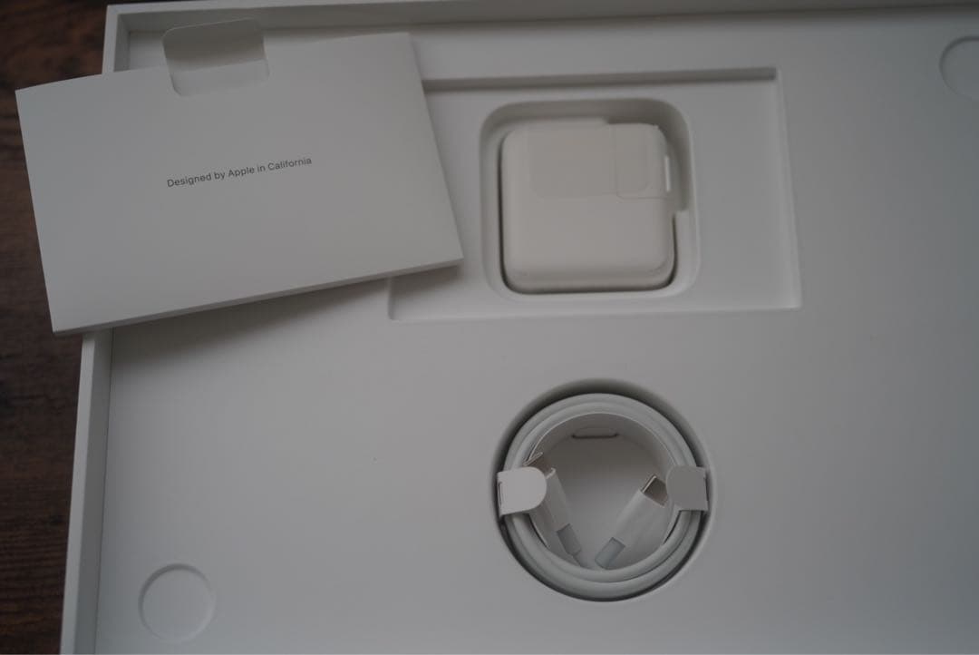 【美品】 Apple MacBook Air M1 16GB 1TB ケース付き