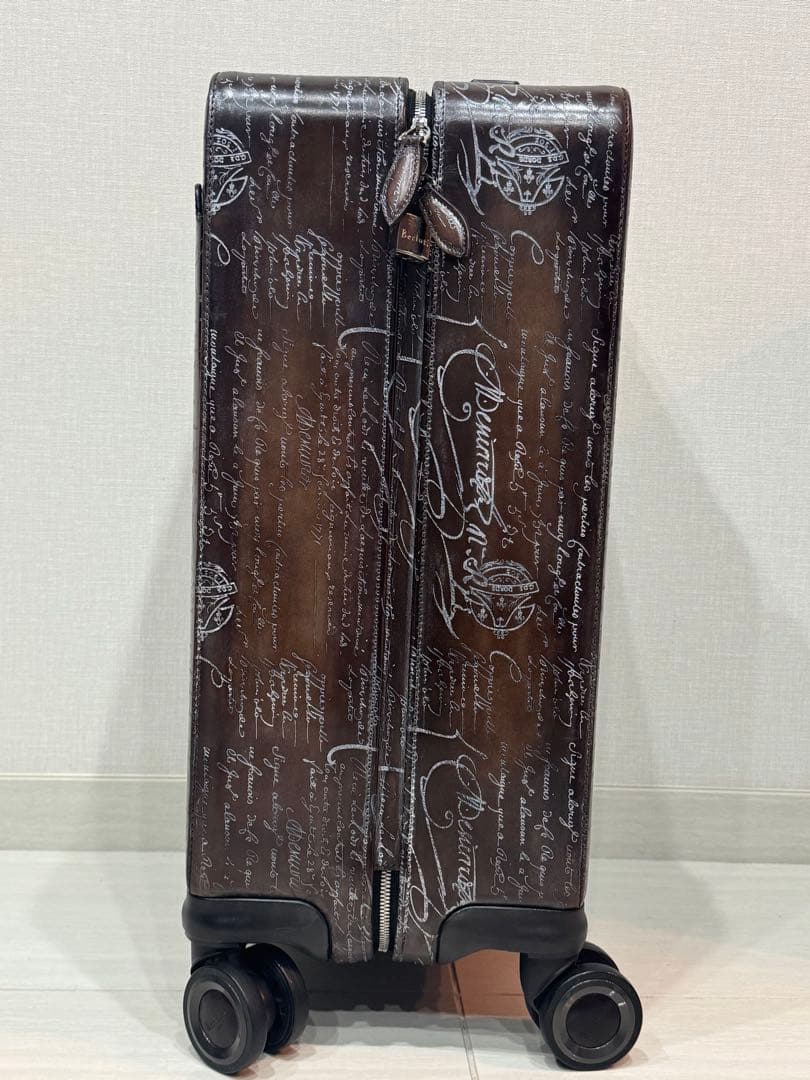美品！ベルルッティ フルカリグラフィ 全面 シルバーパティーヌ スーツケース