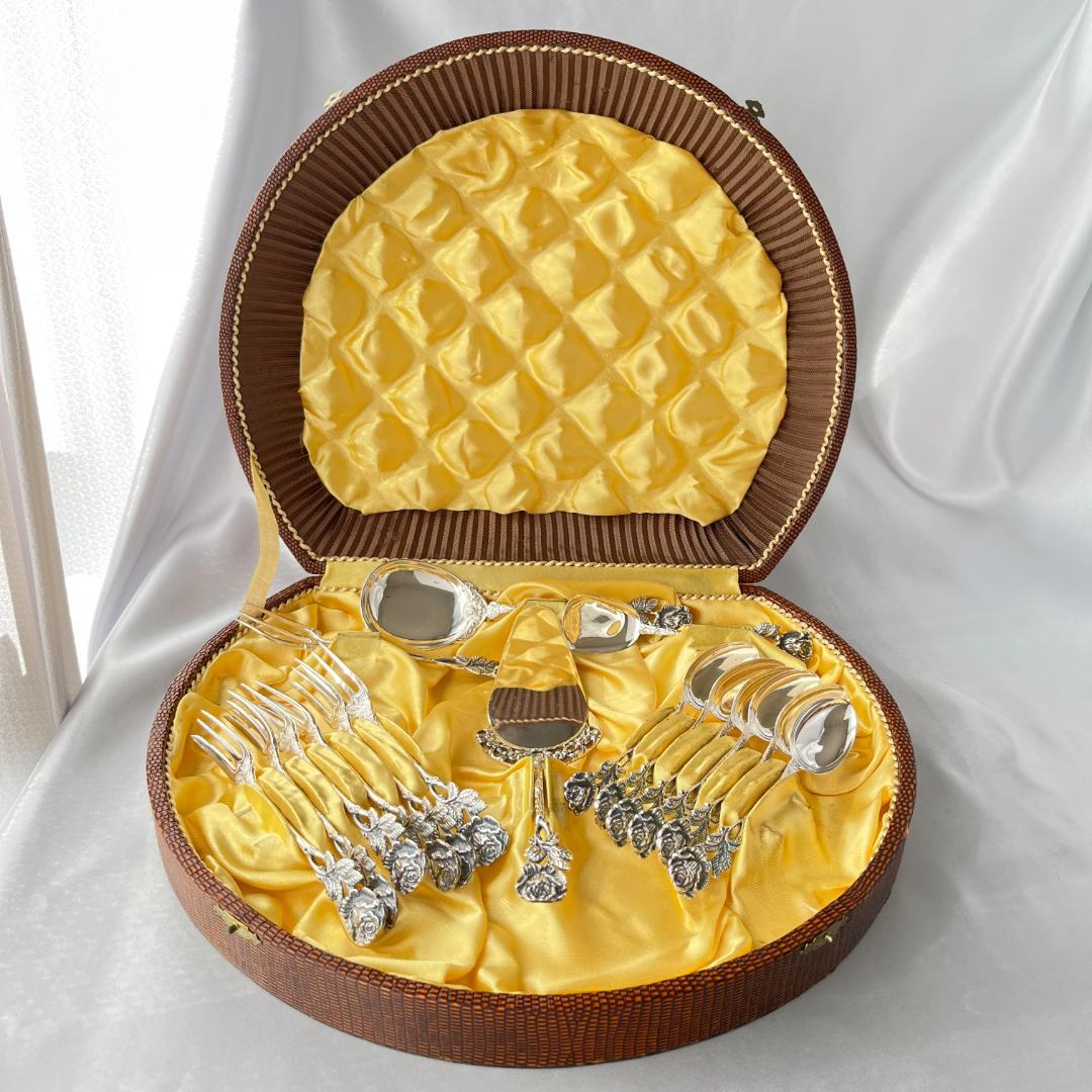 【ドイツ】 ヒルデスハイムローズのデザートセット 16本ケース 薔薇モチーフ