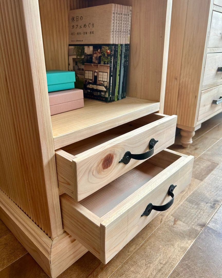 【ハンドメイド】国産ひのき使用　デザインサイドチェスト　アンティーク