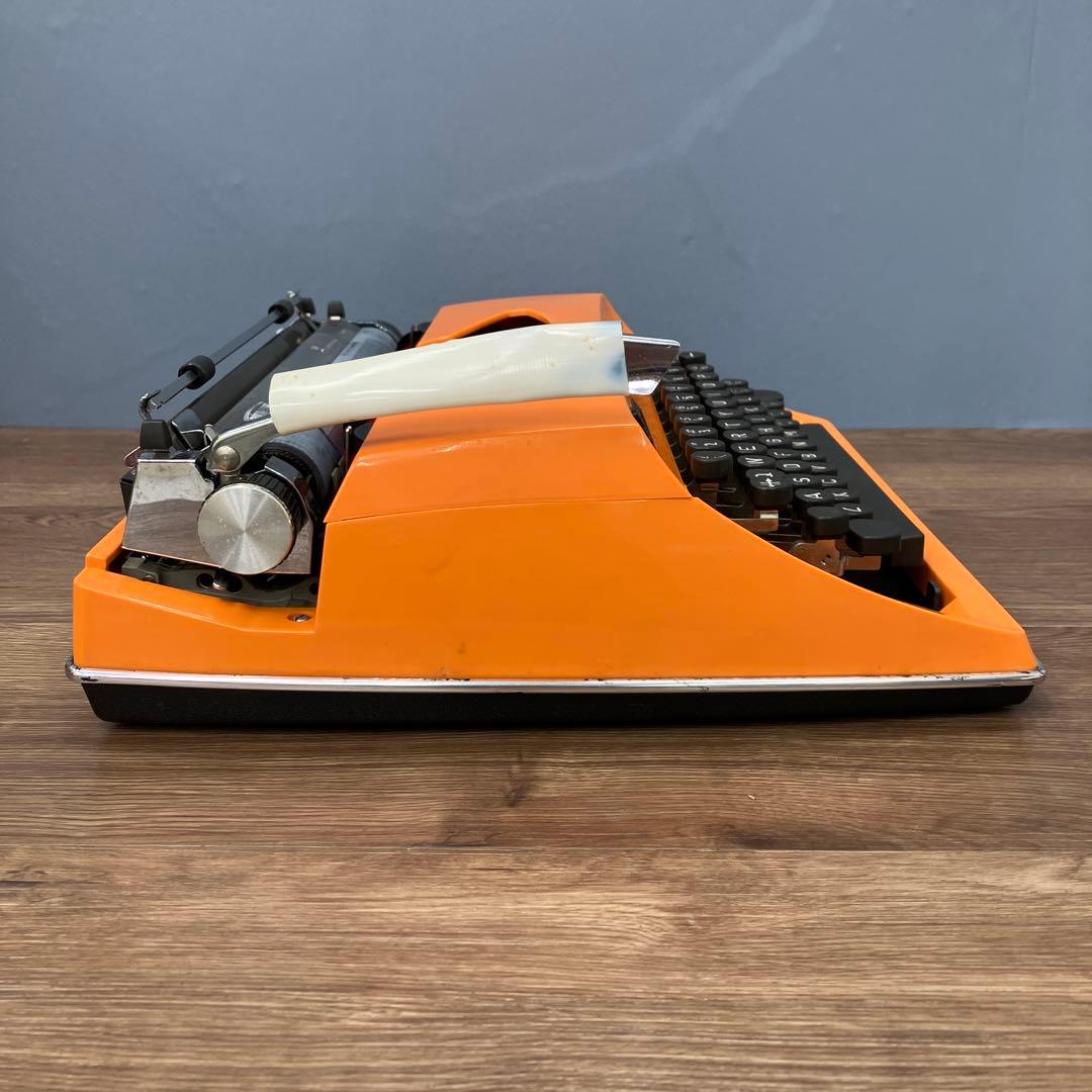 B-5 ジャンク品 昭和レトロ 希少 極美品 Triumph タイプライター