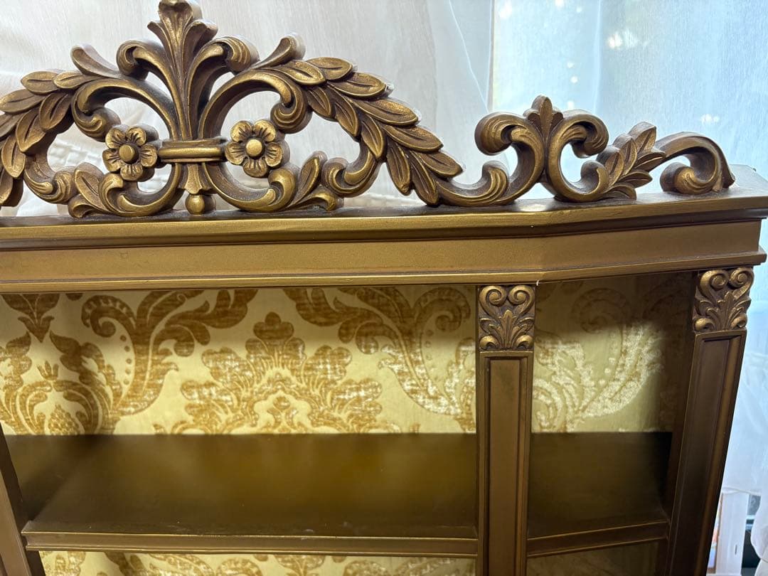 アンティークショップkioのブロンズ色の装飾棚 2段