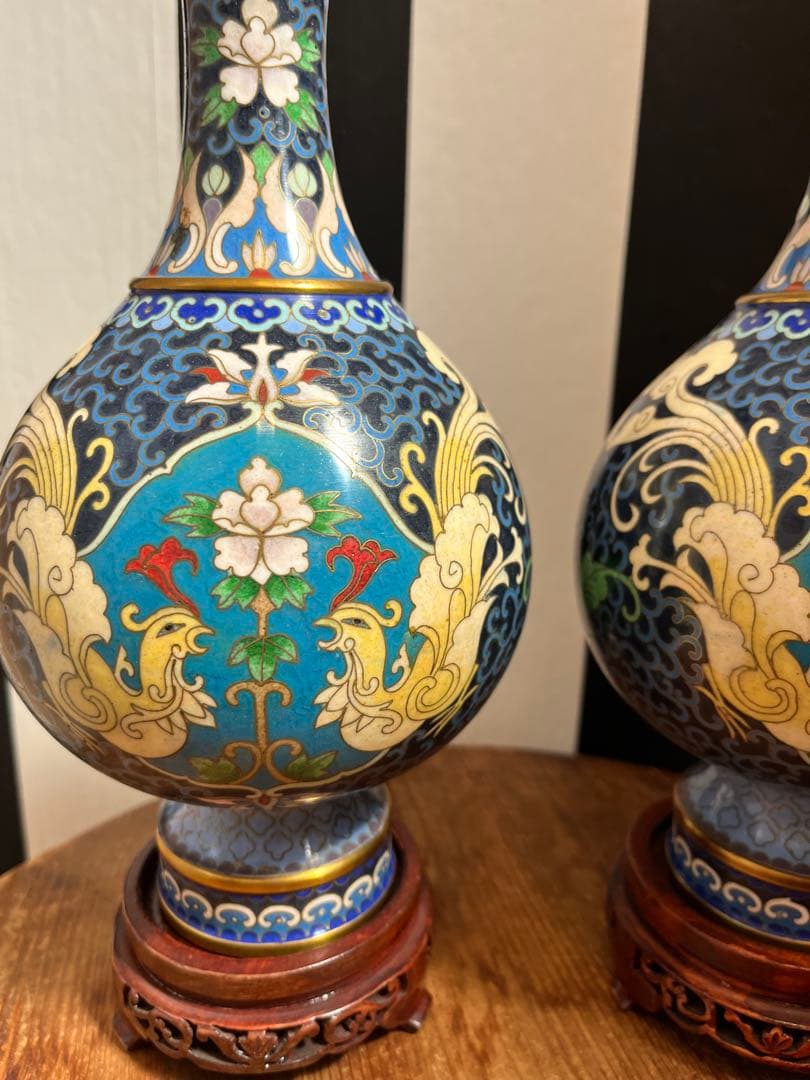 中国七宝焼　花瓶　一対　アンティーク　骨董品　孔雀　台座付き　大ぶり