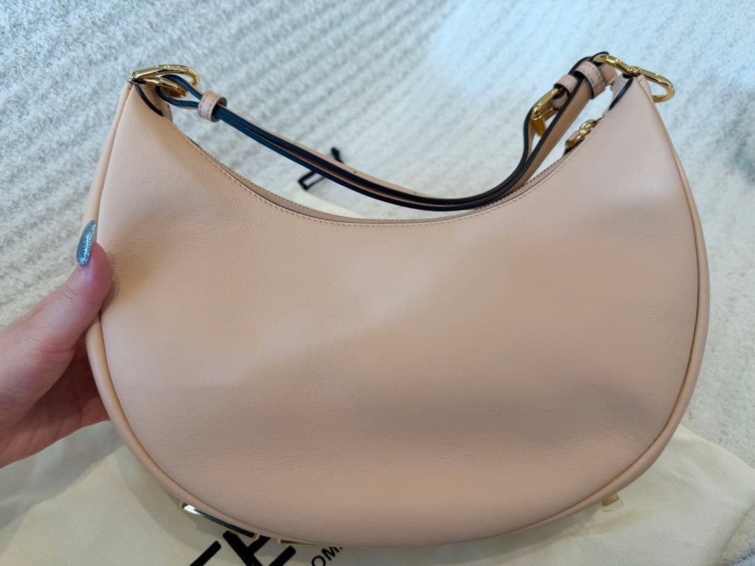 FENDI フェンディグラフィー スモール レザー ワンショルダーバッグ ピンク