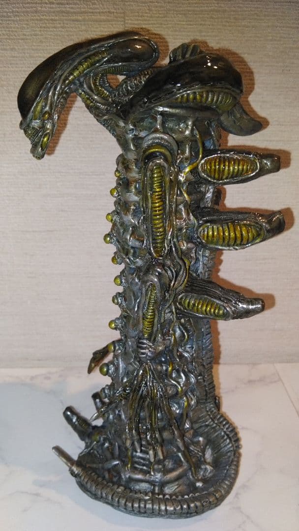 エイリアンギーガー風デザインオブジェ