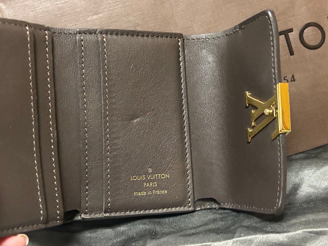檸*☆様 ルイヴィトン ポルトフォイユ カプシーヌ 三つ折り財布