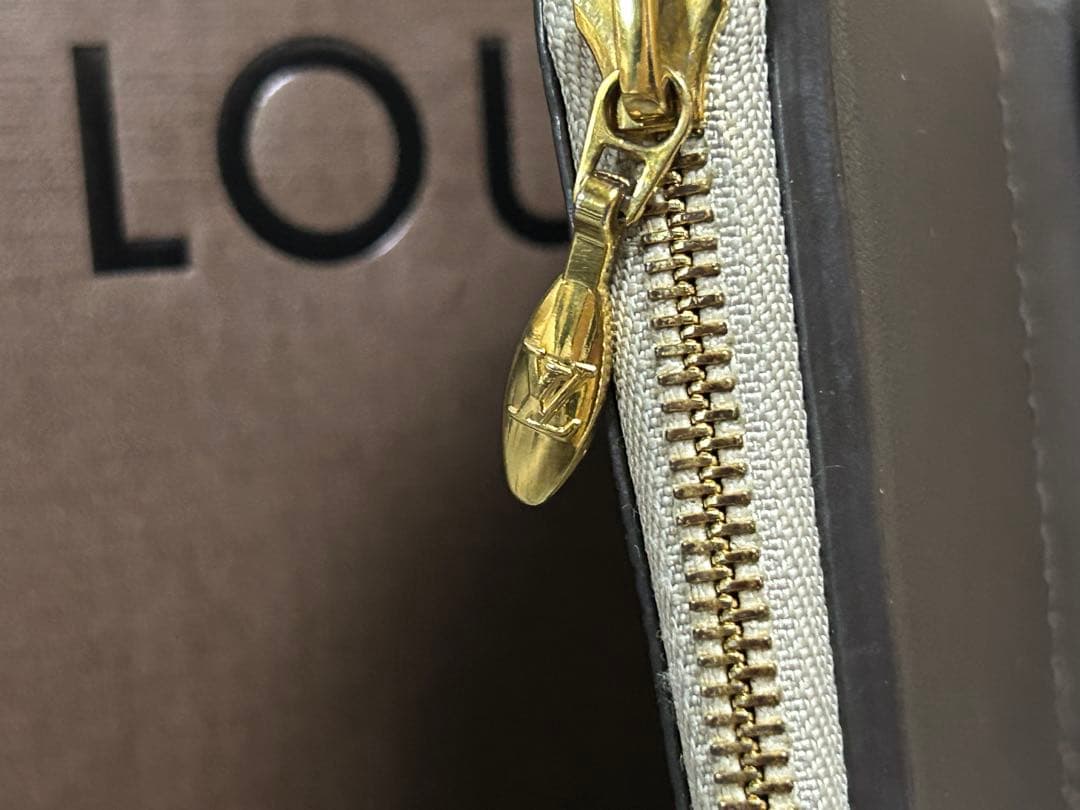 檸*☆様 ルイヴィトン ポルトフォイユ カプシーヌ 三つ折り財布