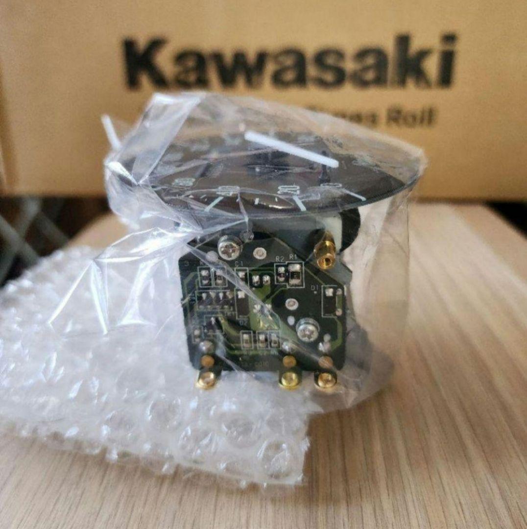 カワサキ純正　ゼファーχスピードメーターカワサキ・新品、未使用