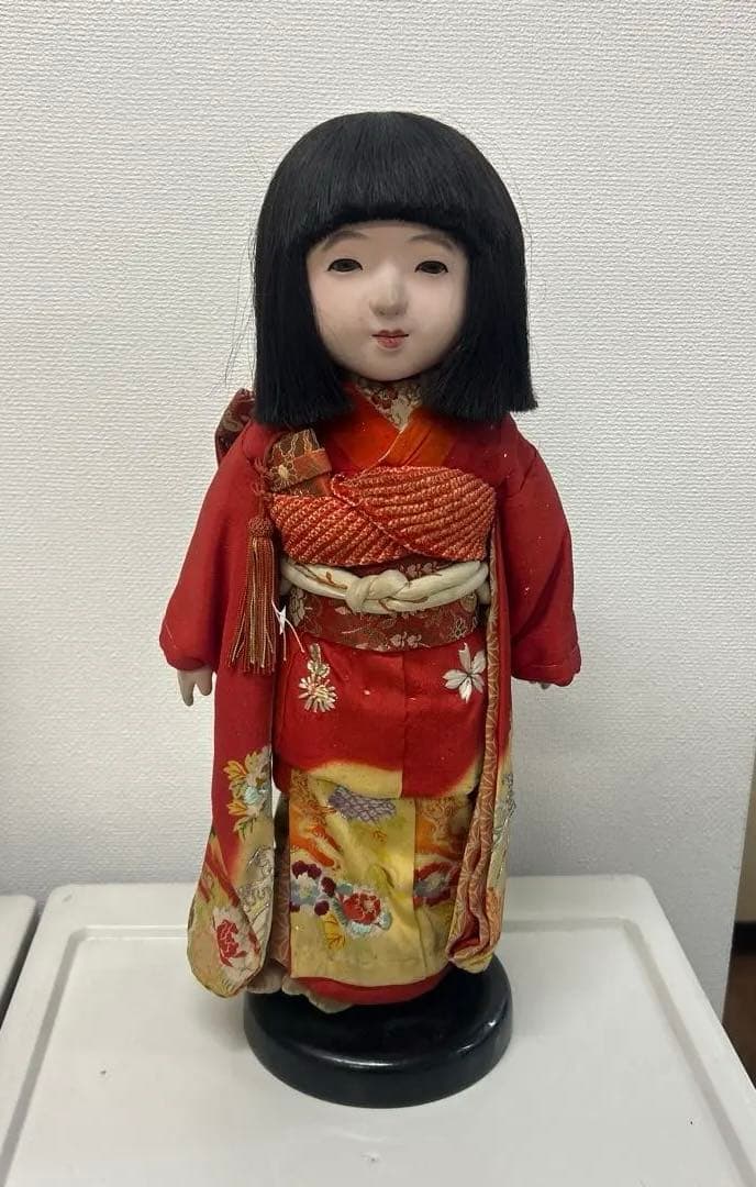 市松人形 赤い着物